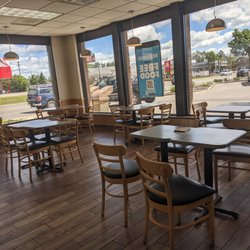 Wendy's - Wendys dining room