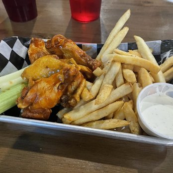 Cow Tippers Burger - Hot Buffalo flavored wings - Burgers Near Me - Douglas, Georgia Cow Tippers Burger - Hot Buffalo flavored wings - Burgers Near Me - Douglas, Georgia