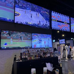 Tanner's Bar & Grill - Omaha - Lakers vs Nuggets