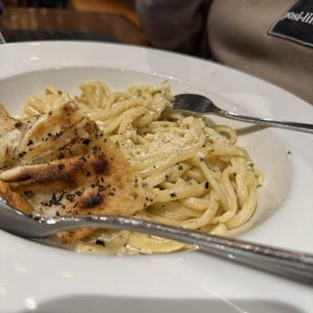Capishe Real Italian Kitchen - Alfredo linguine no Brocoli - Pizza Near Me - Charlotte, North Carolina Capishe Real Italian Kitchen - Alfredo linguine no Brocoli - Pizza Near Me - Charlotte, North Carolina