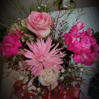 Steer'n Stein - a bouquet of flowers in a vase - Steakhouses Near Me - Moreno Valley, California Steer'n Stein - a bouquet of flowers in a vase - Steakhouses Near Me - Moreno Valley, California
