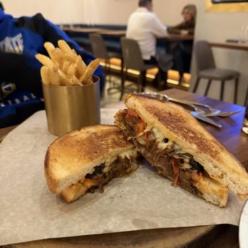 Gordon Ramsay Hell’s Kitchen - Idiot sandwich - Bars Near Me - Mashantucket, Connecticut