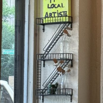 R Cafe & Tea Boutique - Coffee & Tea Near Me - New Rochelle, New York
