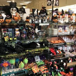 Jane's Hallmark Shop - Halloween decor