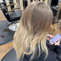 Salon blon Di