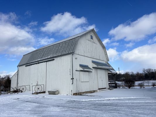 Izzo's White Barn Winery