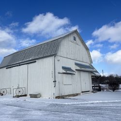 Izzo's White Barn Winery