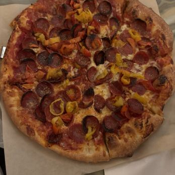 The Grist - The New Yorker Pizza (with banana peppers) - Breweries Near Me - Niagara-on-the-Lake, Ontario The Grist - The New Yorker Pizza (with banana peppers) - Breweries Near Me - Niagara-on-the-Lake, Ontario