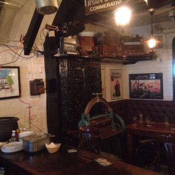 Kelly's Cellars - Pubs Near Me - Belfast, BFS