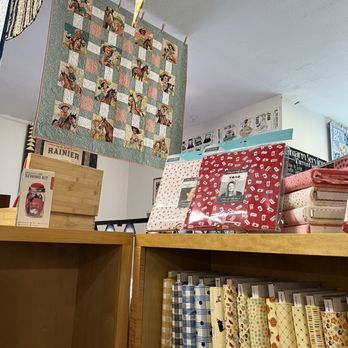 Front Porch Quilts - Fabric Stores Near Me - Buckley, Washington