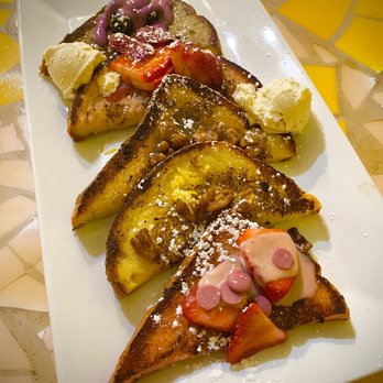 Batter & Berries - Super Flight of French Toast - Breakfast & Brunch Near Me - Chicago, Illinois