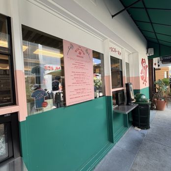 The Win-Dow - Hollywood - Burgers Near Me - Los Angeles, California The Win-Dow - Hollywood - Burgers Near Me - Los Angeles, California
