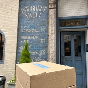 Doughnut Vault - Cute shop - Donuts Near Me - Chicago, Illinois