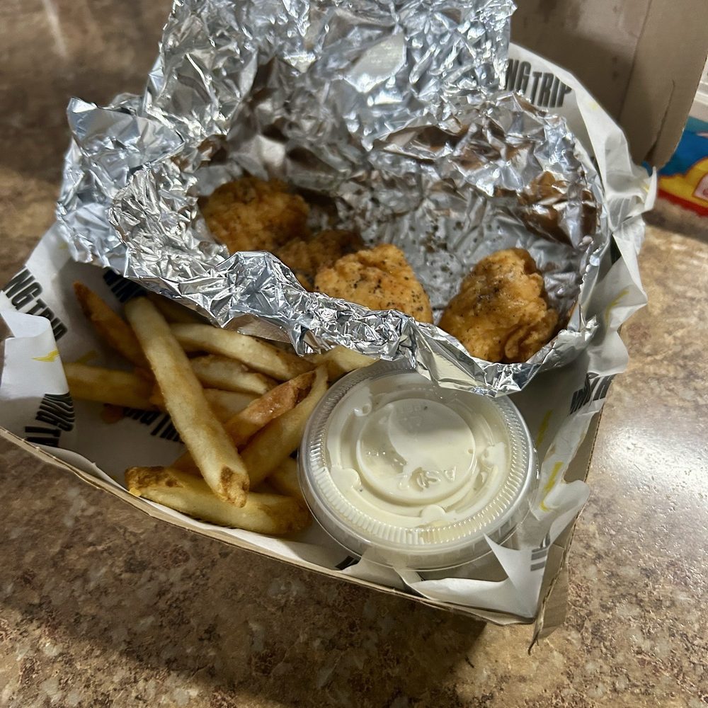 Wonder Deer Park - Boneless chicken and soggy garlic fries - Food Delivery Services Near Me - Deer Park, New York Wonder Deer Park - Boneless chicken and soggy garlic fries - Food Delivery Services Near Me - Deer Park, New York