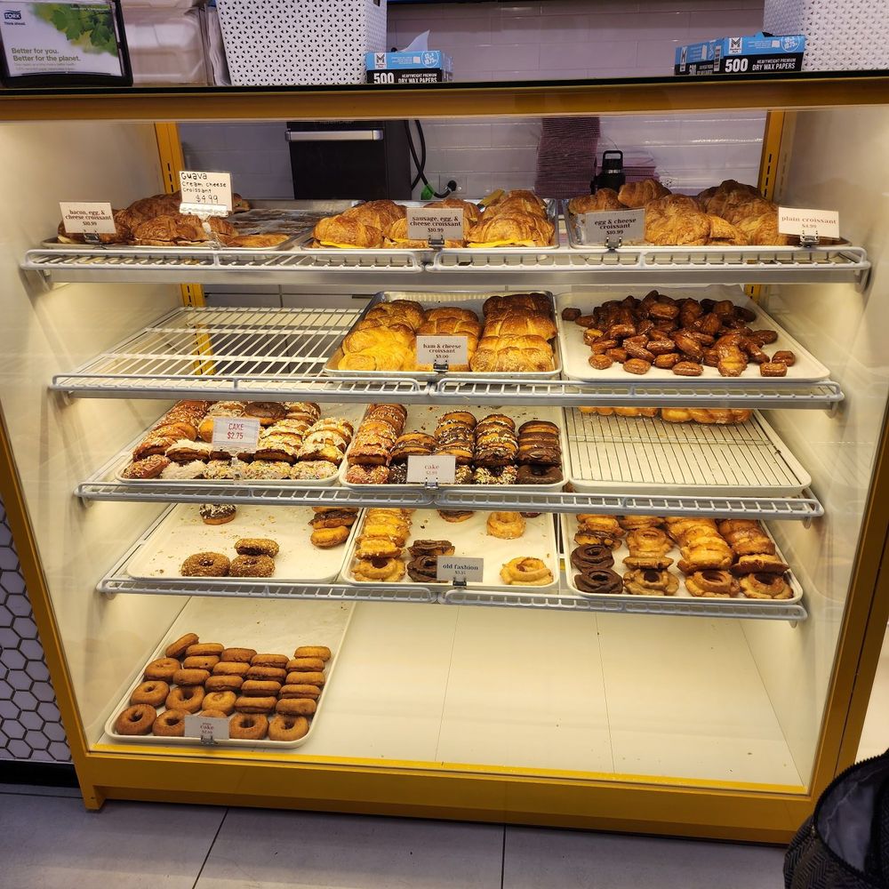 Donut King Hawaii - Show Case - Donuts Near Me - Kaneohe, Hawaii Donut King Hawaii - Show Case - Donuts Near Me - Kaneohe, Hawaii