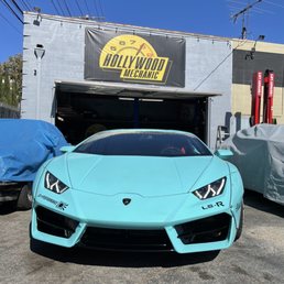 Hollywood mechanic shop