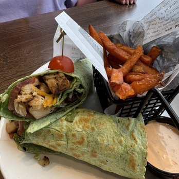 Industry Gastro Lounge - Gastropubs Near Me - Moore, Oklahoma