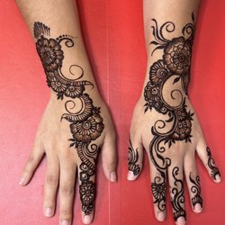 Monalisha Salon & Spa - Henna