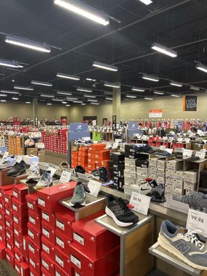 CHUMA’s STORE DSW DESIGNER SHOE WAREHOUSE - Updated September 2025 - 20