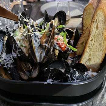 The Franklin Room - Spicy Bourbon Mussels!!! - American Near Me - Chicago, Illinois The Franklin Room - Spicy Bourbon Mussels!!! - American Near Me - Chicago, Illinois