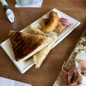 Zoll Vineyards - Focaccia and cornbread donut - Wineries Near Me - Dutton, Virginia