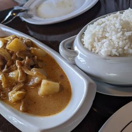 Yellow curry with Jasmine Rice (medium) Yellow curry with Jasmine Rice (medium)