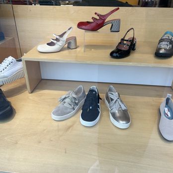 The Infamous Vans Old Skool 36 “Souvenir” Returns In Burgundy