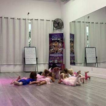 Dance with Miss Alice - Toddler dance class - Dance Studios Near Me - Los Angeles, California Dance with Miss Alice - Toddler dance class - Dance Studios Near Me - Los Angeles, California