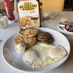 Old Broadway - Great breakfast at a reasonable price.