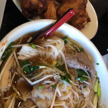 Kien Giang - wings and rare beef pho and tendon - Vietnamese Near Me - D'Iberville, Mississippi