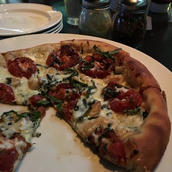 Yard House - Margarita Pizza - New American Near Me - Indianapolis, Indiana Yard House - Margarita Pizza - New American Near Me - Indianapolis, Indiana