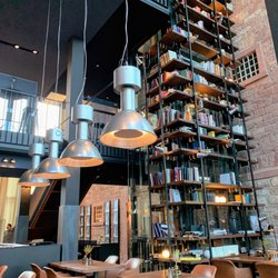 Hotel LIBERTY - Das in den ehemaligen Innenhof integrierte Restaurant „Wasser und Brot“