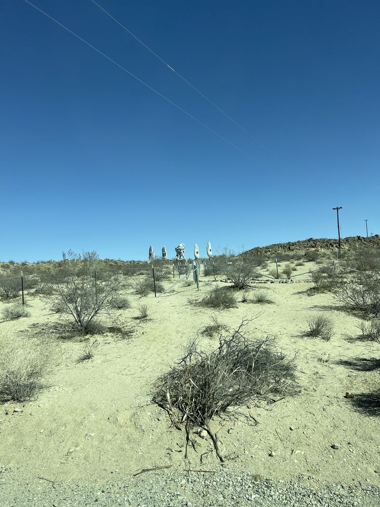 Transmission Sculpture by Daniel Popper, Joshua Tree Roadtrippers