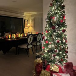 Alisha Grace Decor & Design - Christmas Decor Rental & Installation