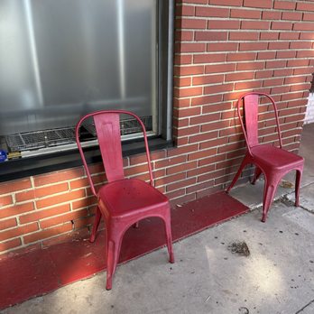 The Laundry Room Burbank - 12/10/23 - Laundromat Near Me - Burbank, California