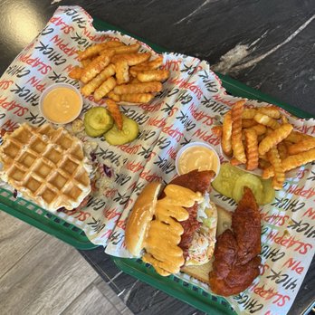 Slappin Chick - #7 Slappin Waffle Sandwich ##3 Bun and Tender Plate - Chicken Shop Near Me - Selden, New York