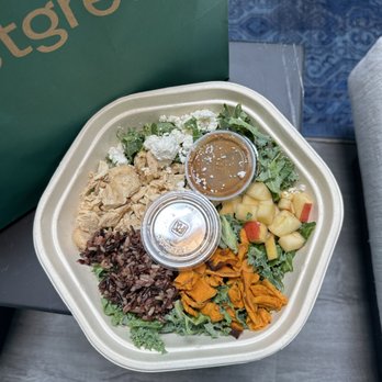 sweetgreen - Healthy Salads, Wraps, and Bowls - Harvest Salad, best balsamic vinaigrette ever ! - Salad Near Me - Beverly Hills, California sweetgreen - Healthy Salads, Wraps, and Bowls - Harvest Salad, best balsamic vinaigrette ever ! - Salad Near Me - Beverly Hills, California