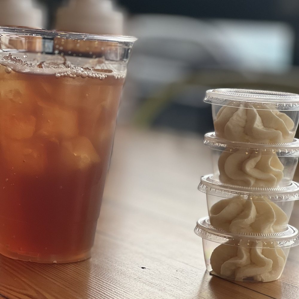 Miller's Smokehouse - Tea and honey butter. - Barbeque Near Me - Belton, Texas