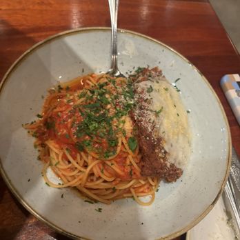 Pizzeria Tra Vigne - chicken parmesan - Pizza Near Me - Saint Helena, California