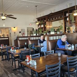 Cafe Le Creme - Bright dining area