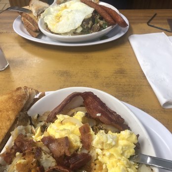 Country Skillit - a plate of eggs, hash browns and toast - Breakfast & Brunch Near Me - Lake City, Florida Country Skillit - a plate of eggs, hash browns and toast - Breakfast & Brunch Near Me - Lake City, Florida