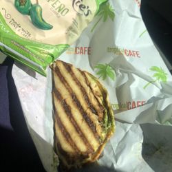 Chicken pesto flatbread