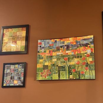 Kitchen 519 - Art in seating area - New American Near Me - Glendora, New Jersey