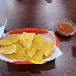 La Fogata Mexican Grill - Chips n salsa