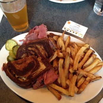 O' Lydia's - Corned beef sandwich - American Near Me - Milwaukee, Wisconsin