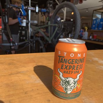 RIDE Cyclery - Fresh air on the outdoor patio while Dr. Adam "bike god" repaired my front fork! - Bike Rentals Near Me - Encinitas, California