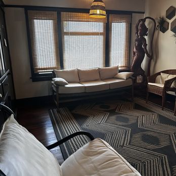 Willow Spa - Indoor waiting room - Day Spas Near Me - Santa Monica, California