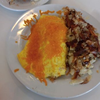 Jongewaard's Bake n Broil - Avocado bacon cheddar omelet - American Near Me - Long Beach, California