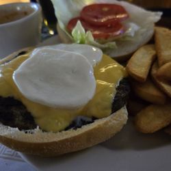 Ye Olde Rathskeller - Cheeseburger
