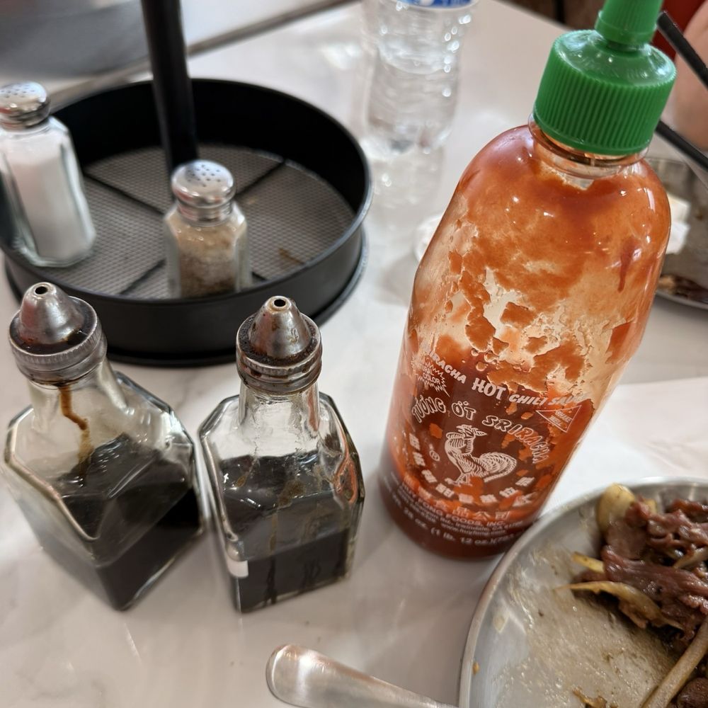LOC Chinese Kitchen - Wish the soy sauce, vinegar and sriracha bottles were wiped down more regularly. - Chinese Near Me - Riverside, California
